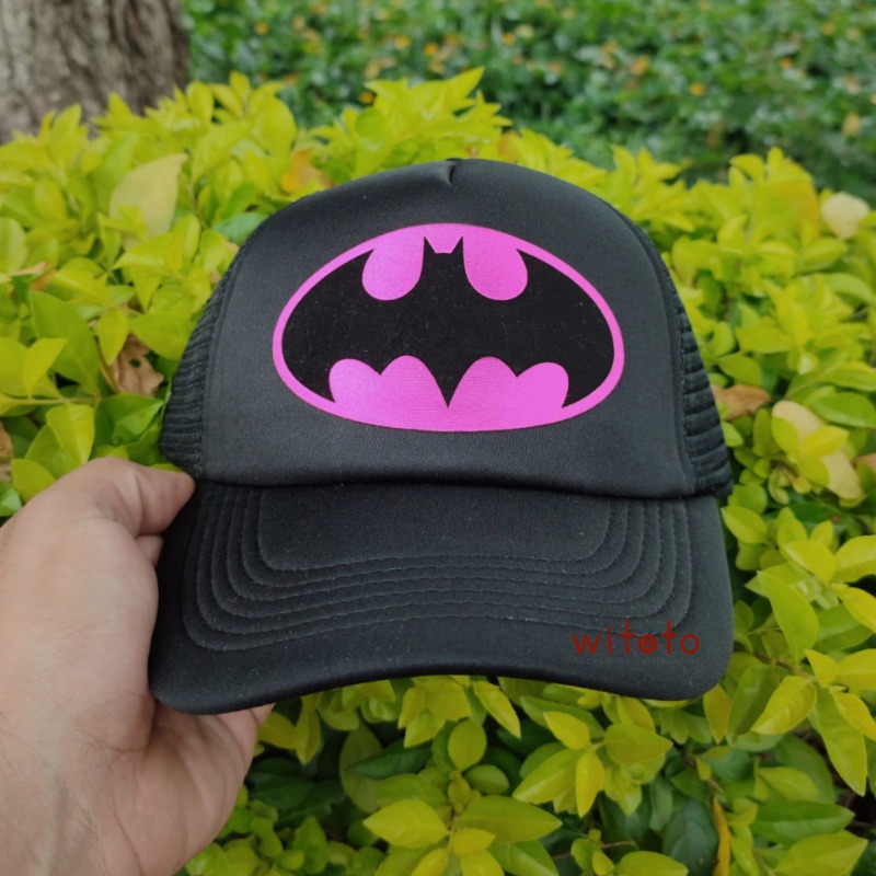 GORRA BATMAN LOGO FUCSIA